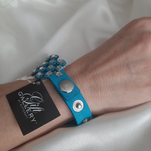 Rhinestone studded wrist wrap/bracelet. Faux Leather. Reversible. - Picture 5 of 10